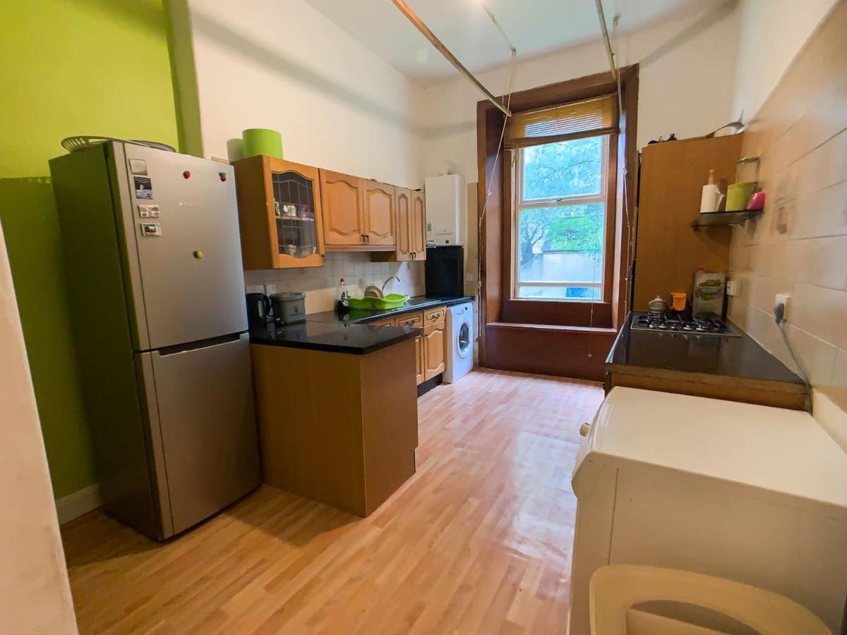 Large Glasgow South Family Home - Free Parking Buitenkant foto