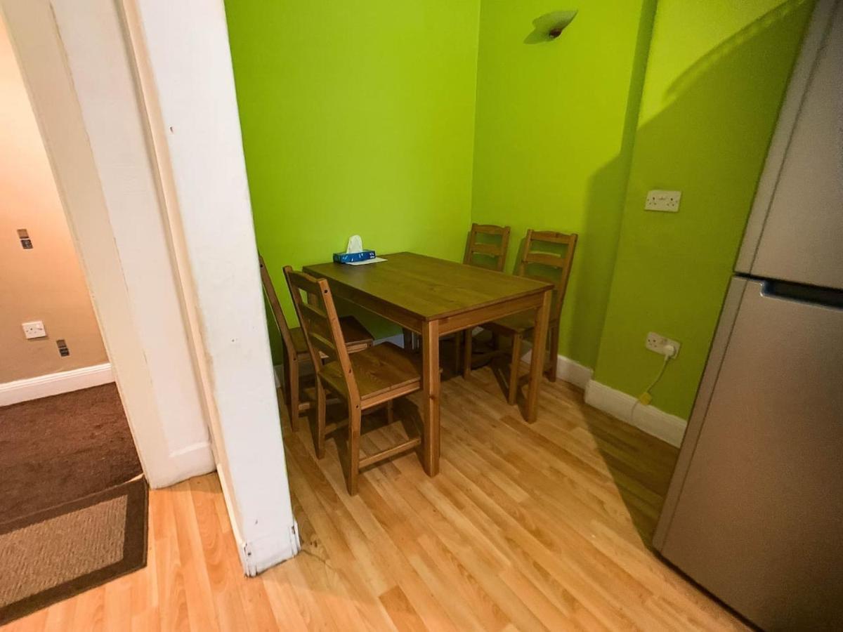 Large Glasgow South Family Home - Free Parking Buitenkant foto